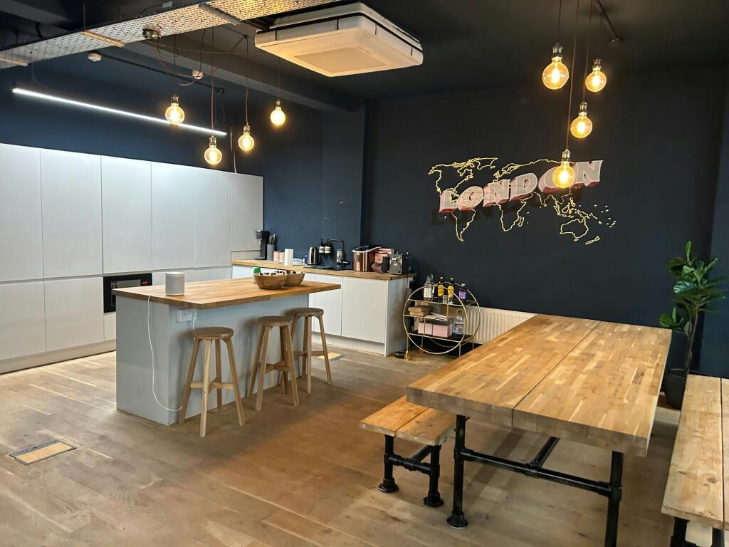 Kitchen 1.jpg