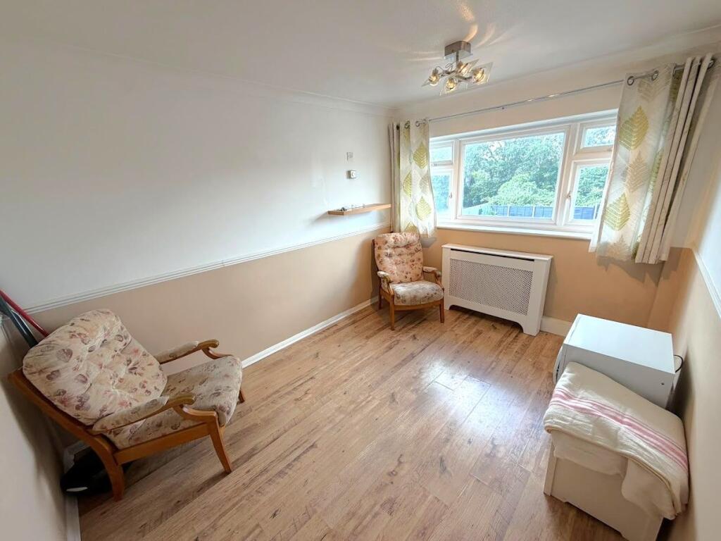 Apartment in Spelthorne, Surrey - View 5