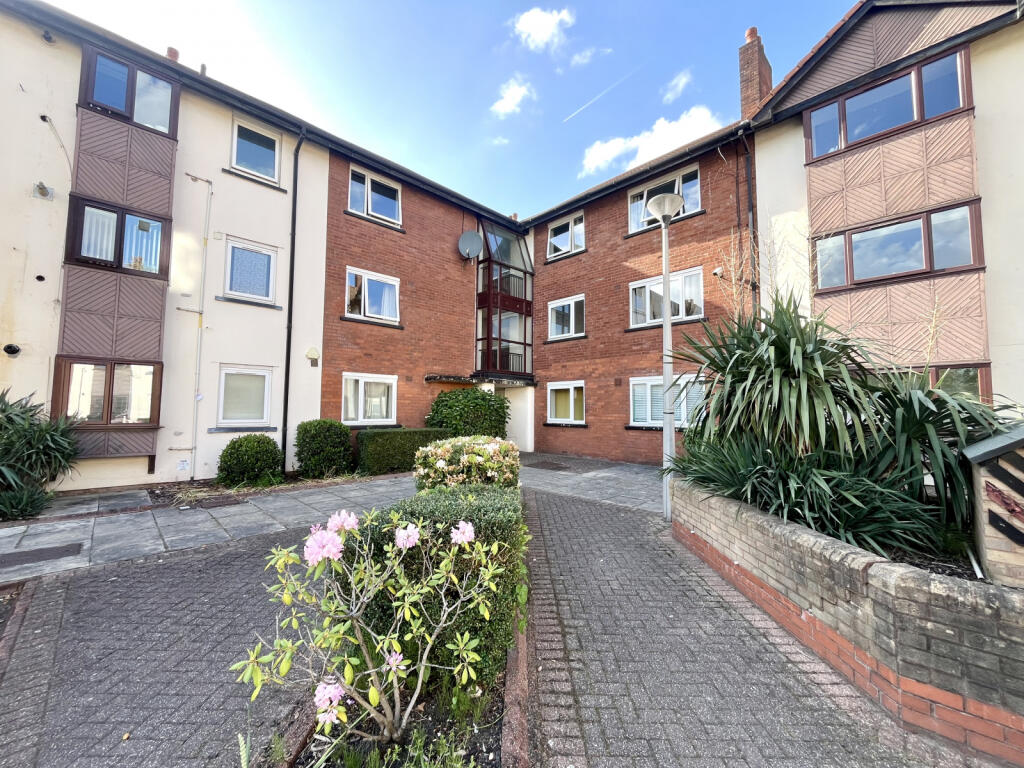 Main image of property: Reeves Court, Salford, M5 5AE