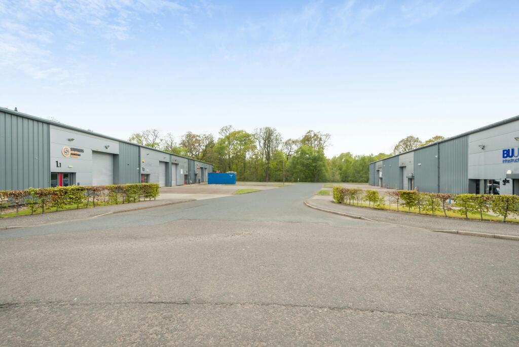8690747-exterior08-v2-800.jpg