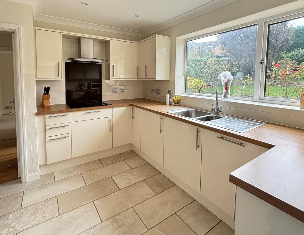 House in Gloucester - View 2