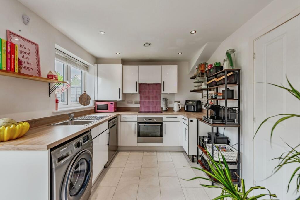 House in Mid Sussex, Worth - View 4
