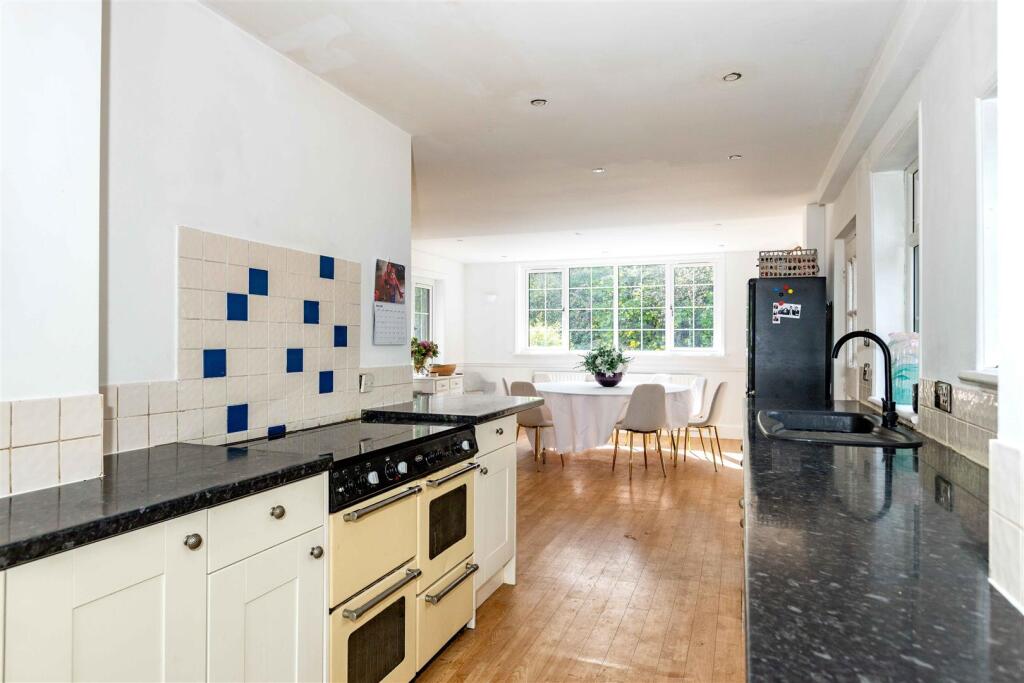 Offington Lane, Worthing photo 5