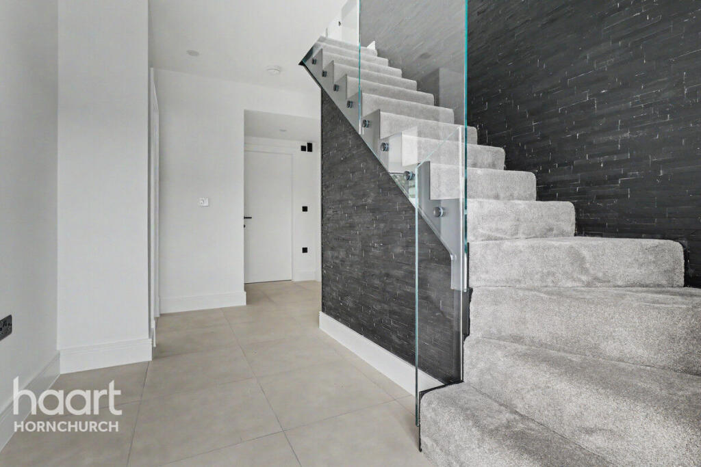 Main image of property: Rutland Approach, Hornchurch