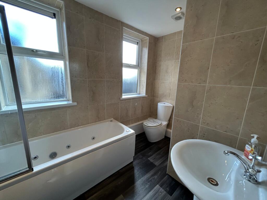 Apartment in Bradford - View 5