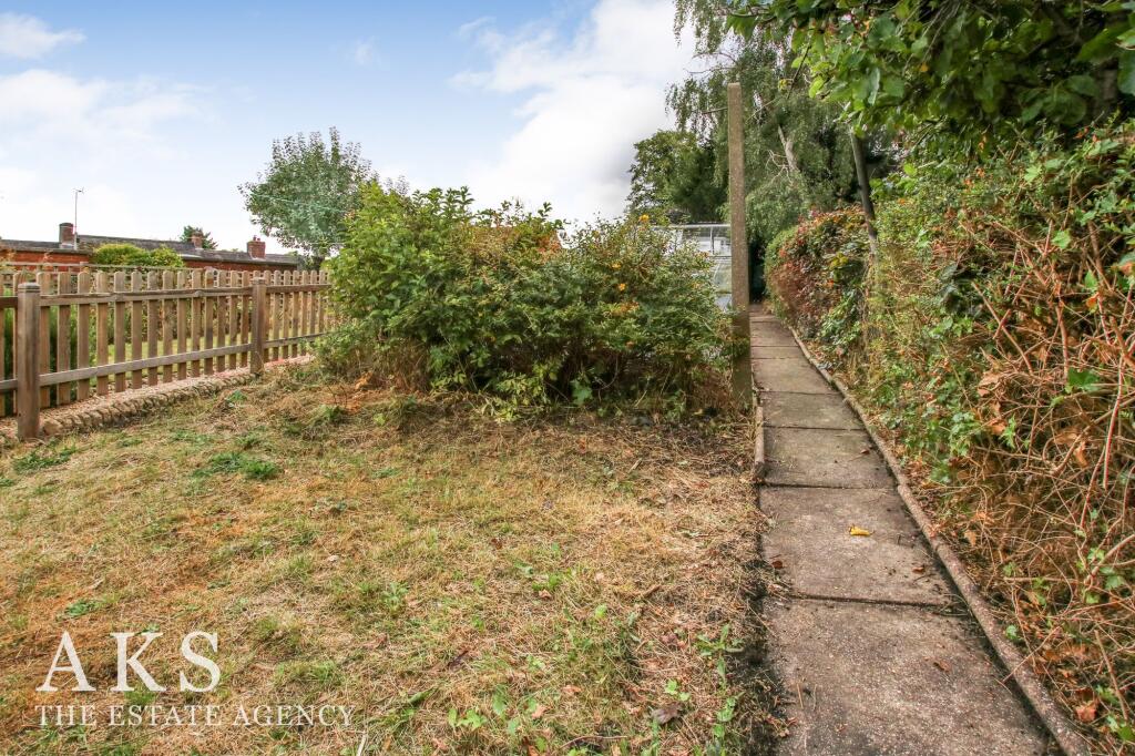 House in East Staffordshire, Tutbury - View 4