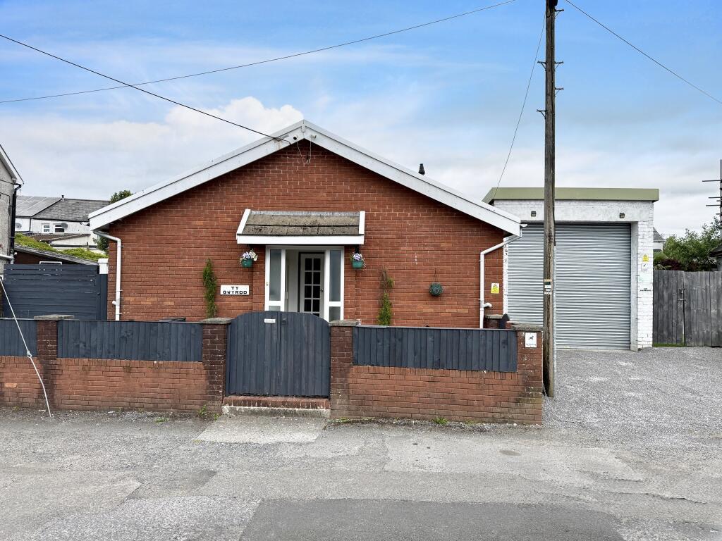 Main image of property: Ty Gwyrdd, Pontycapel Road, Merthyr Tydfil