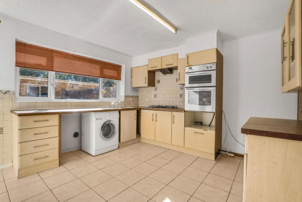 House in Gloucester - View 3