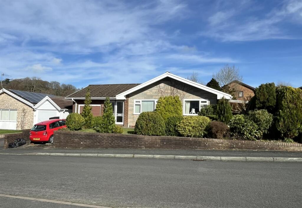 Main image of property: Maesmawr, Rhayader