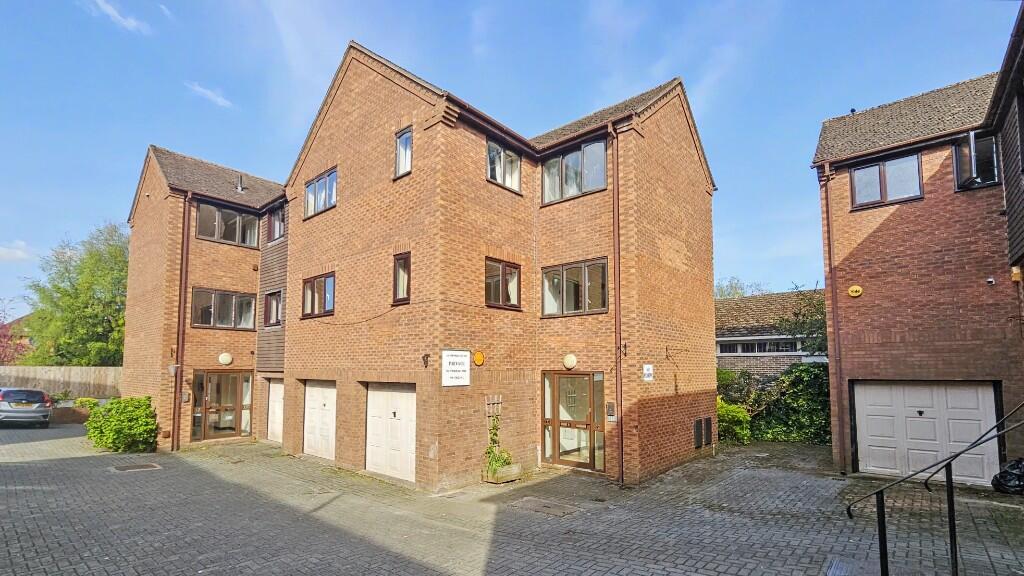 Main image of property: Flat 5, Sandford Court, Sandford Avenue, Church Stretton, Shropshire, SY6 6BH