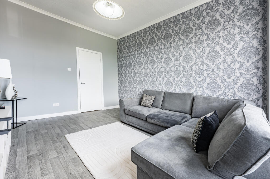 Apartment in Glasgow, Burgh - More