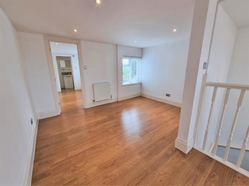 House in Guildford, Slyfield - View 4