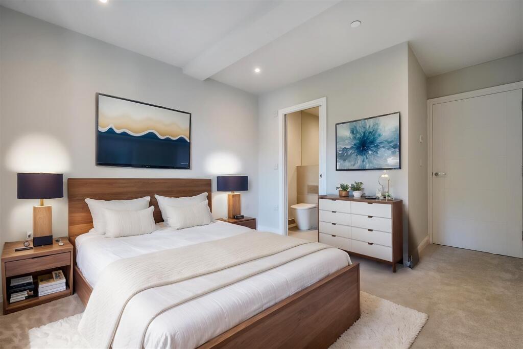 Apartment in Truro - More