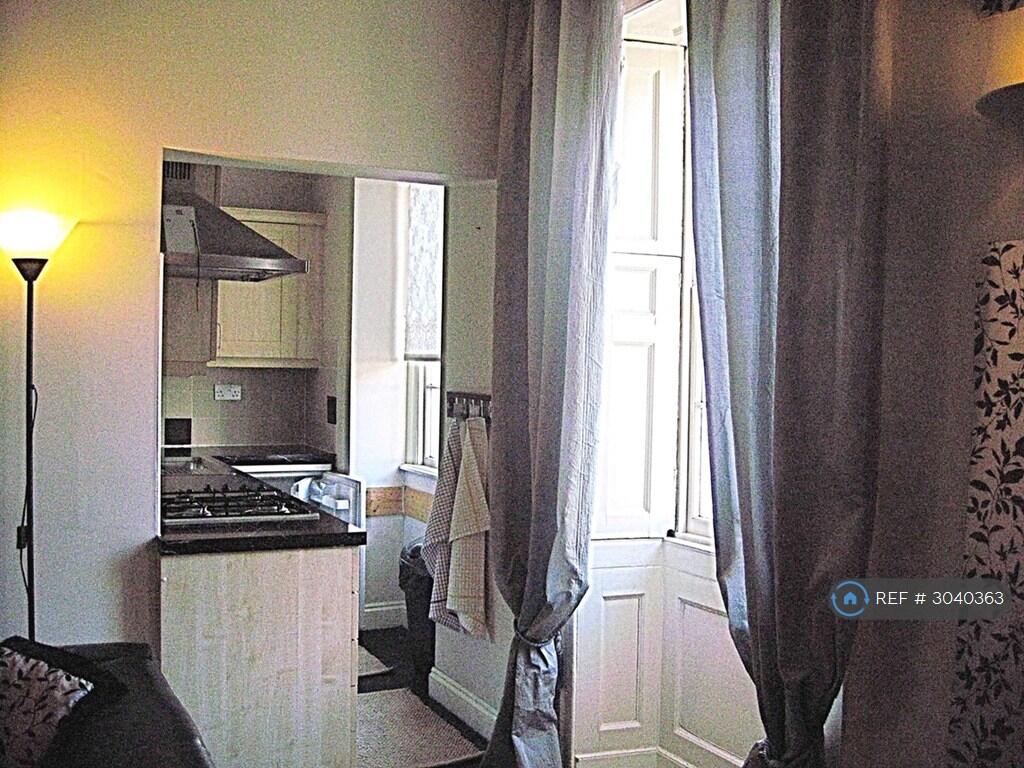 Apartment in Bath - More