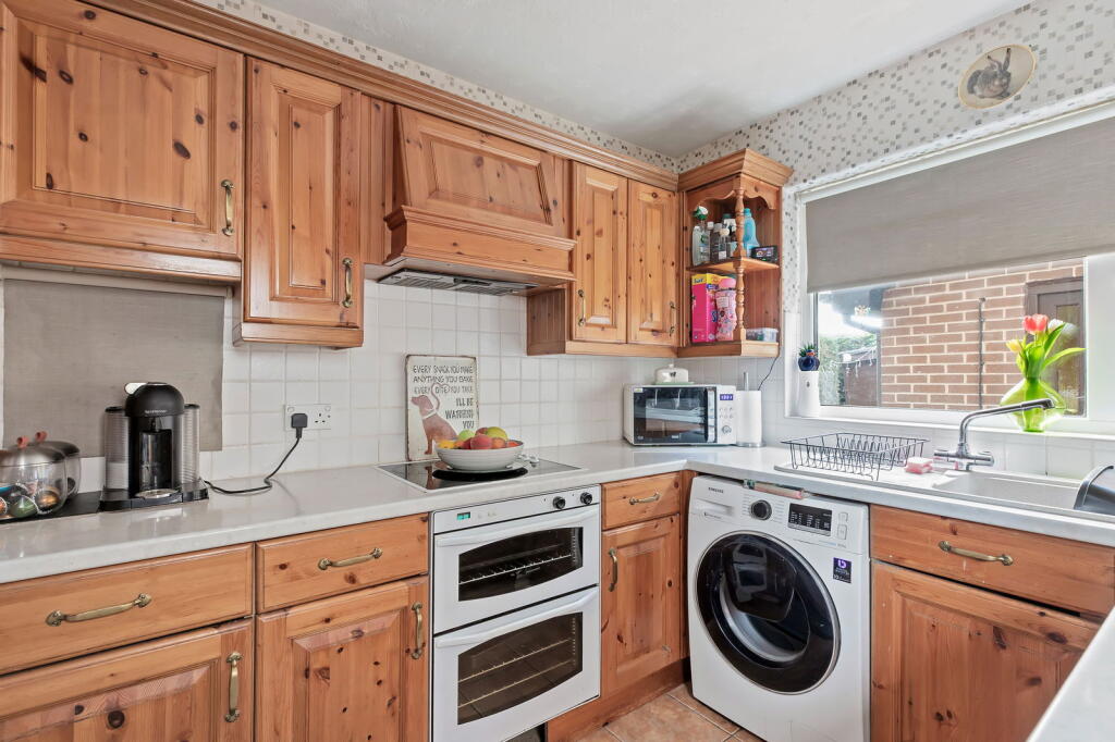 Additional image 7 of Oakfield Avenue, Gilstead, Bingley, BD16 4RA