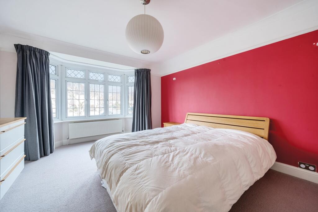 4 bedroom semi-detached house for rent
