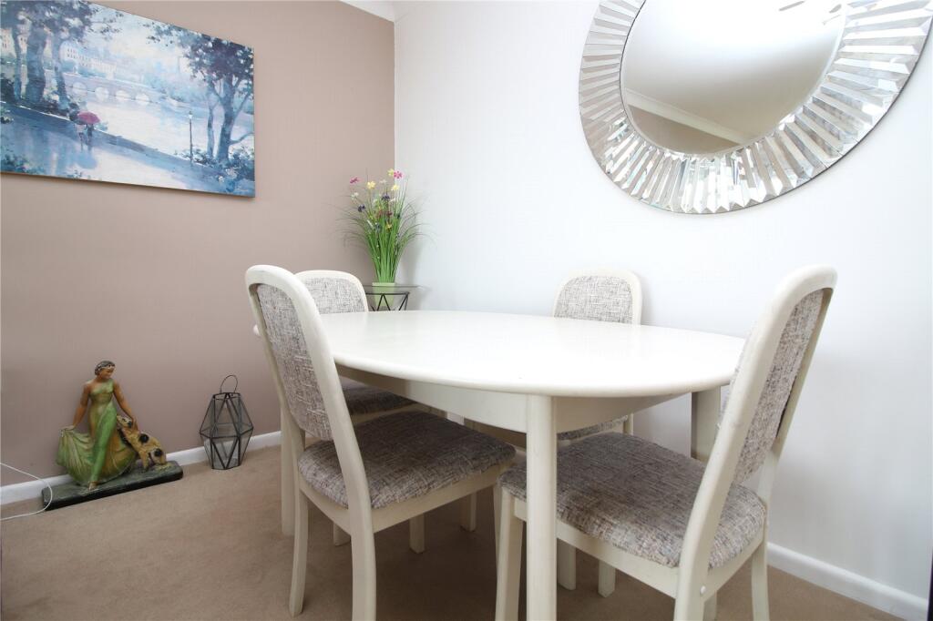 Apartment in New Forest, New Milton - View 4