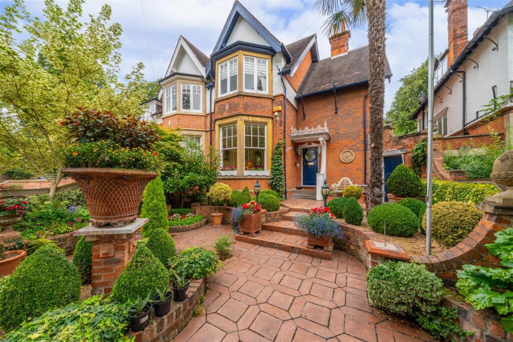 Main image of property: Mapperley Hall Drive, Mapperley Park, NG3