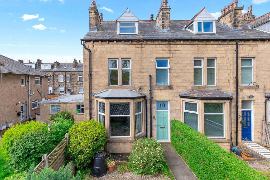 Main image of property: Beechroyd Terrace, Bingley, BD16 1EJ