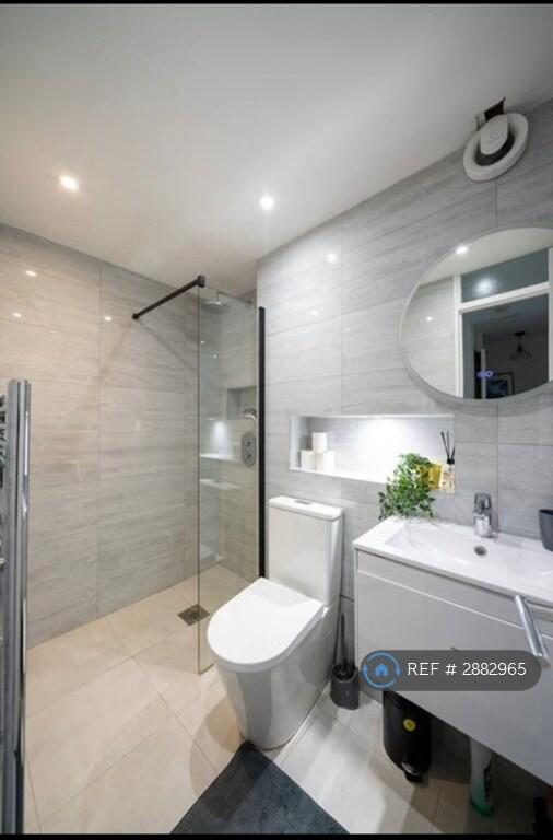 1 bedroom house share for rent