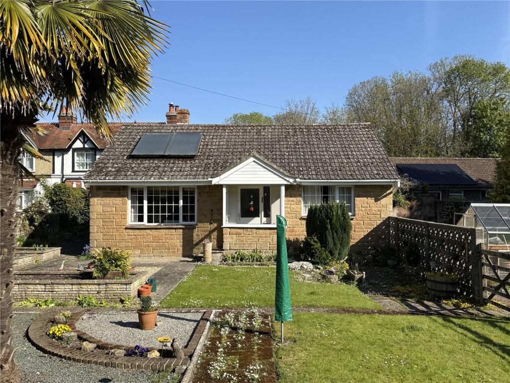 2-bed bungalow on Millers Lane, Newport, Isle of Wight, £350,000