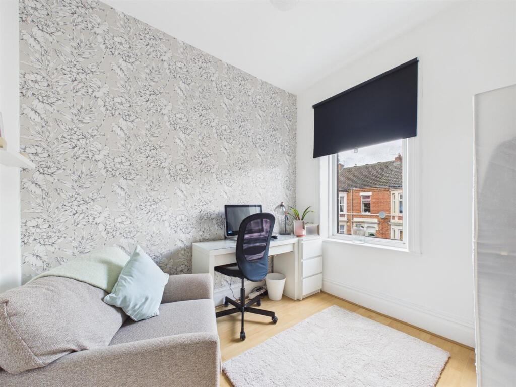 Apartment in North Tyneside, North East - More