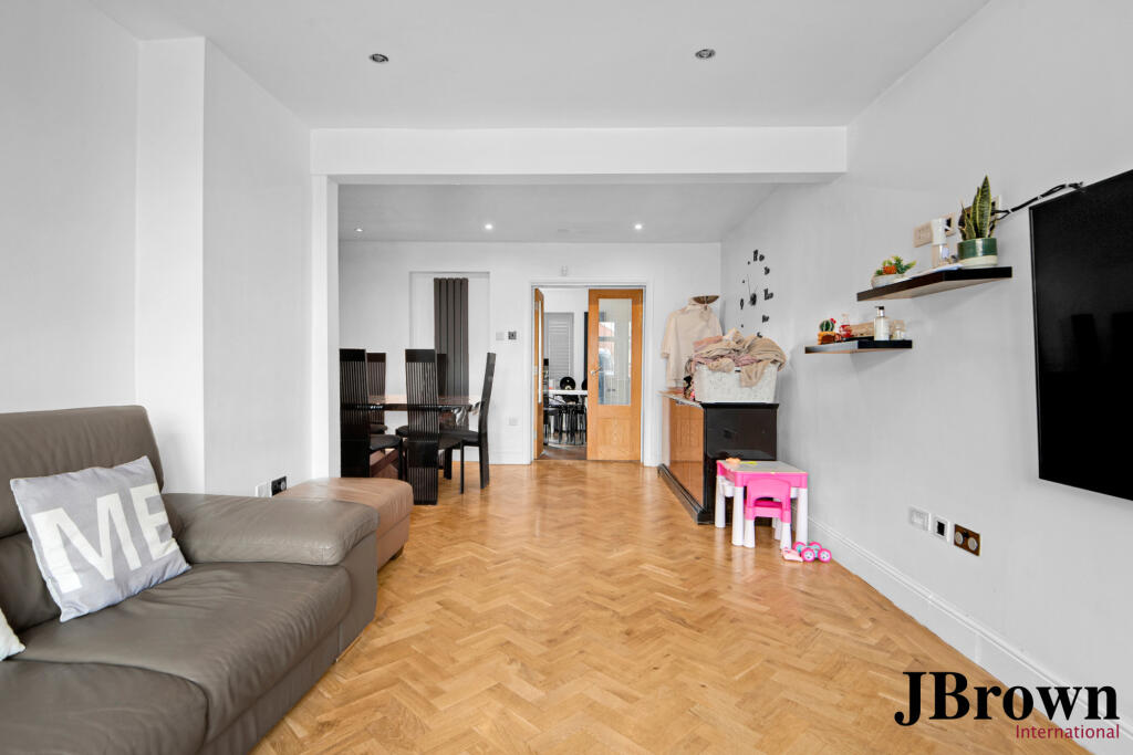 House in London - View 5