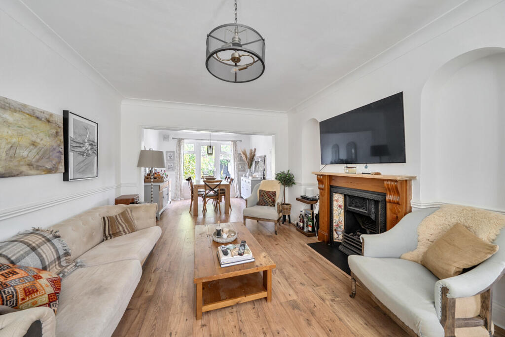 House in London - View 2