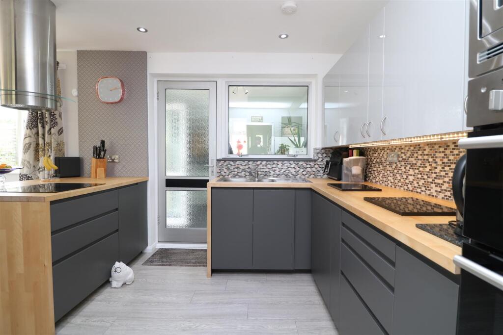 Tyning Close, Trowbridge - View 4
