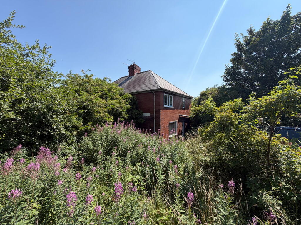 Main image of property: Vernon Close, Barnsley, S70 4EA