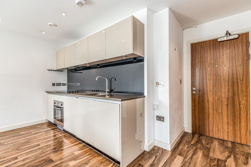 Apartment in Manchester - View 5
