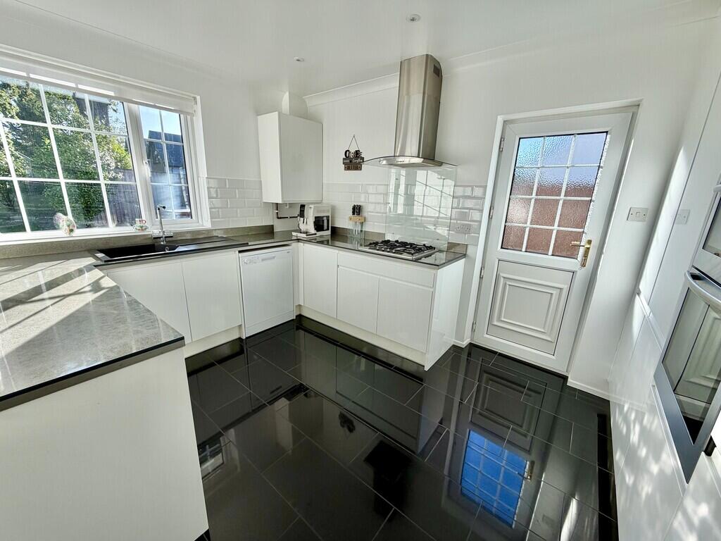 Northbrook Road, Broadstone photo 3