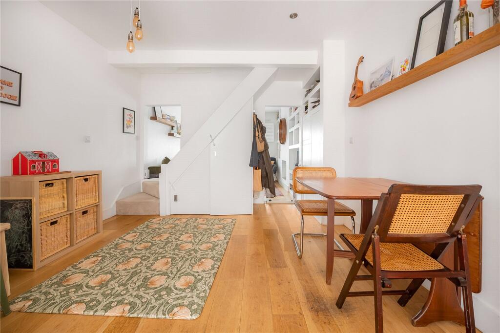 House in Twickenham - View 5