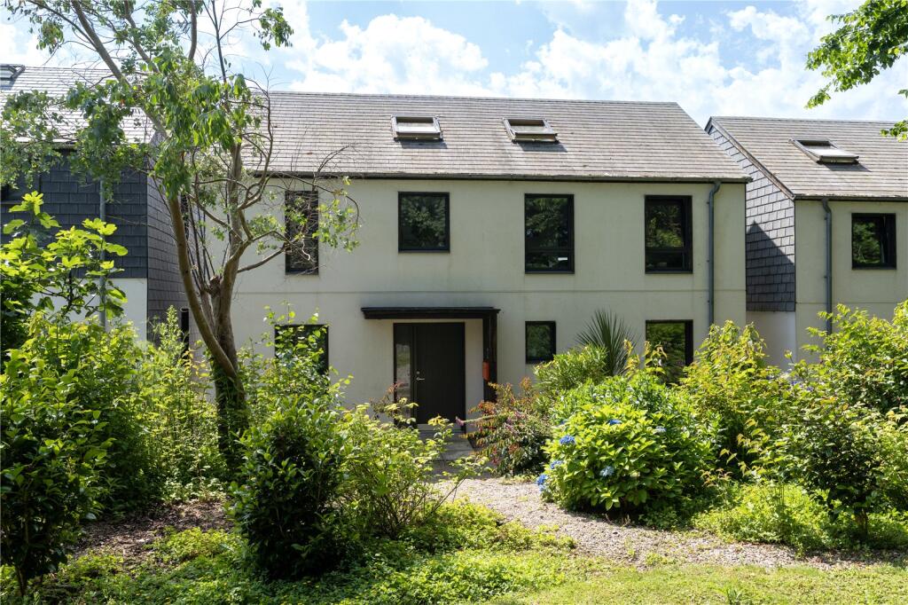 4-bed detached on 2 Nancealverne Walk, £475,000