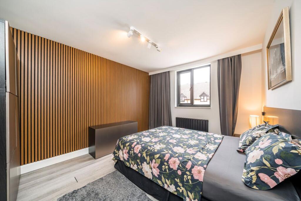 House in London - More