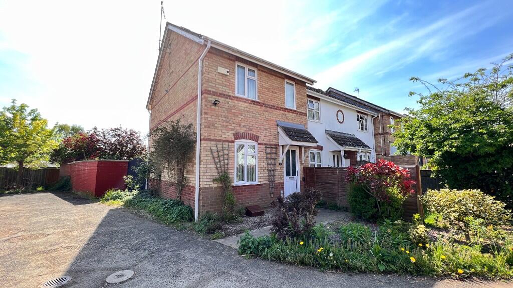 2-bed terraced on Heron Road, Wisbech, Cambridgeshire, PE13, £150,000