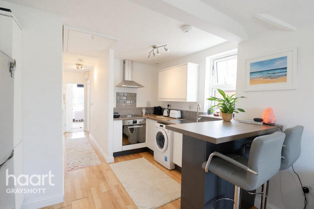 Apartment in Waverley, Haslemere - View 3