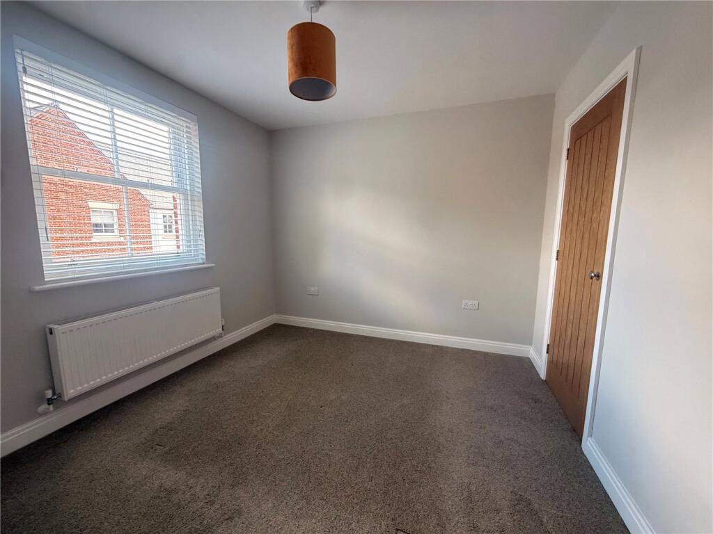 House in Southampton - More