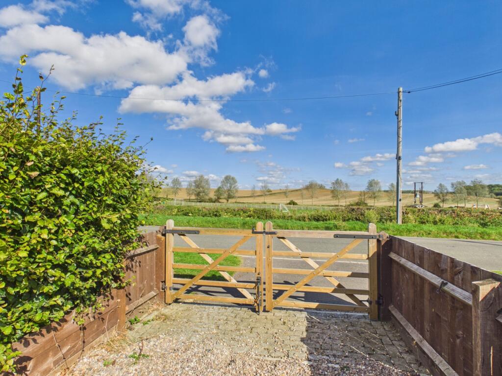 House in Northampton, Creaton - View 2