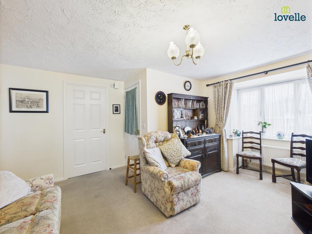 Cedar Close, Market Rasen, LN8 photo 3