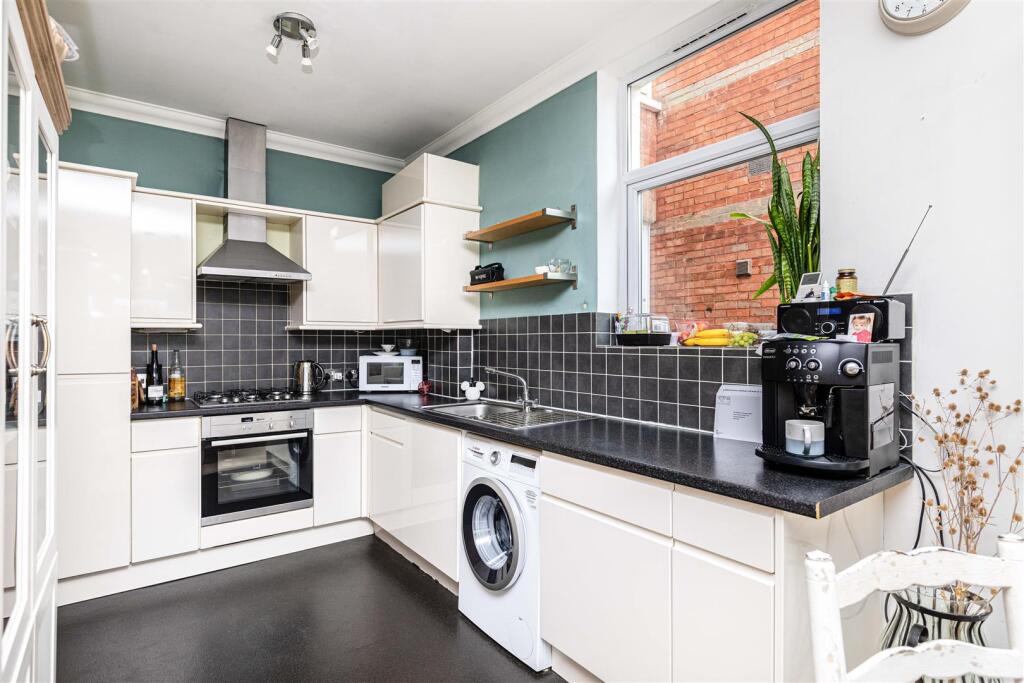 Apartment in Poole - View 5