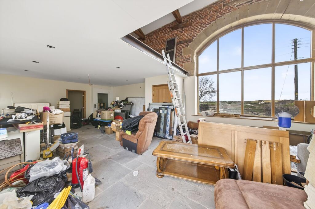 House in Wakefield - View 4