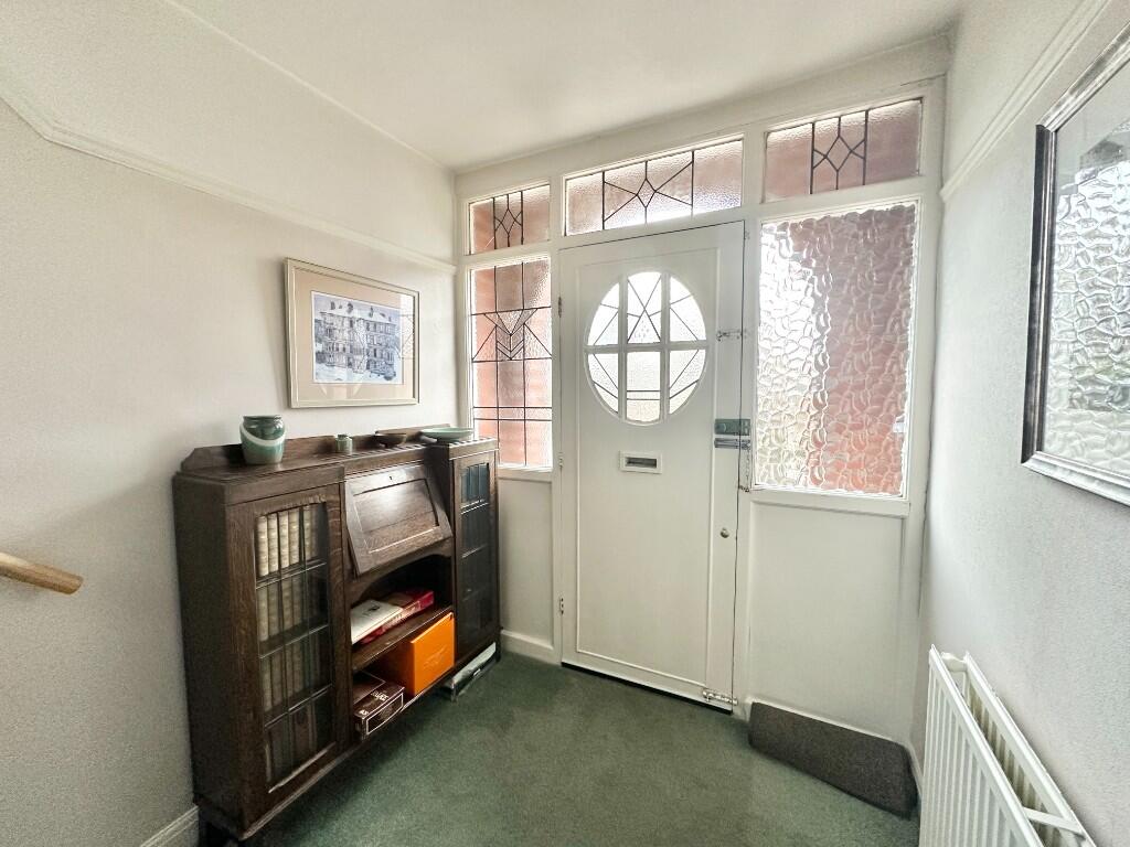 Edale Grove, Sale, Greater Manchester, M33 photo 2