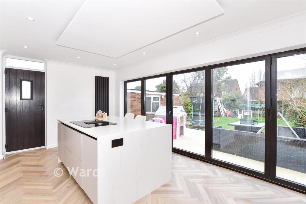 Main image of property: The Avenue, Greenacres, Aylesford, Kent