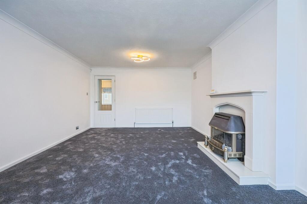 Assarts Road, Nuthall, Nottingham photo 2