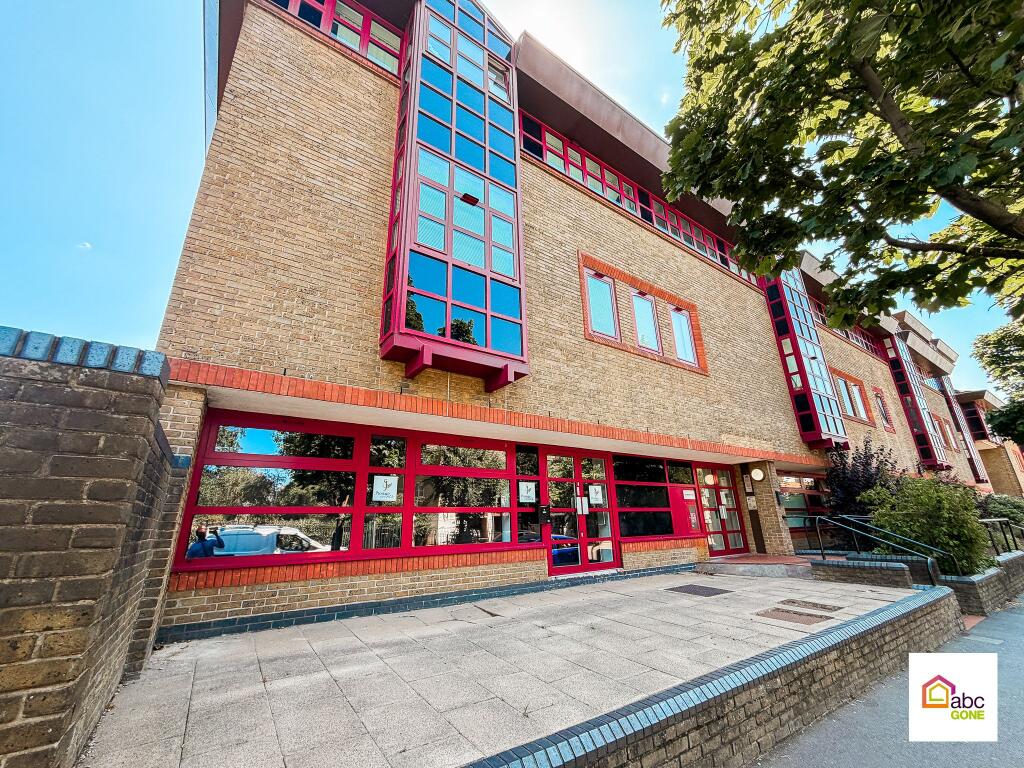 Main image of property: Flat 1 Dalwood House, 73 London Road, Romford, RM7 9DF, UK