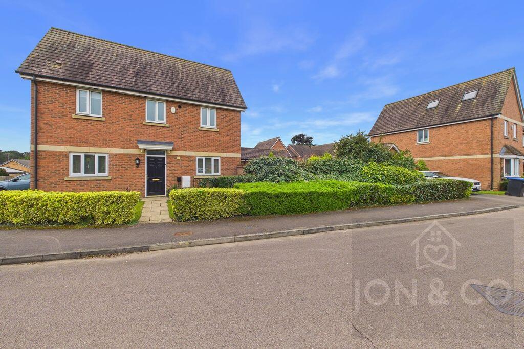 Main image of property: Manderville Close | Manfield Grange | NN3