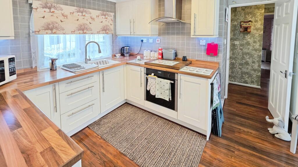 House in Lincoln - View 5