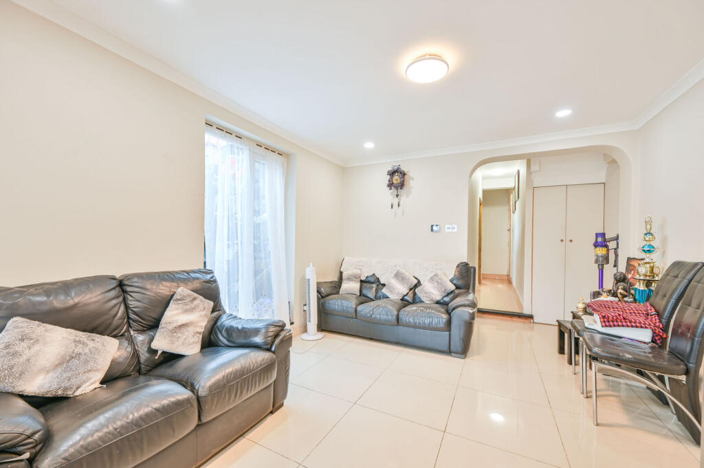 Apartment in London - More