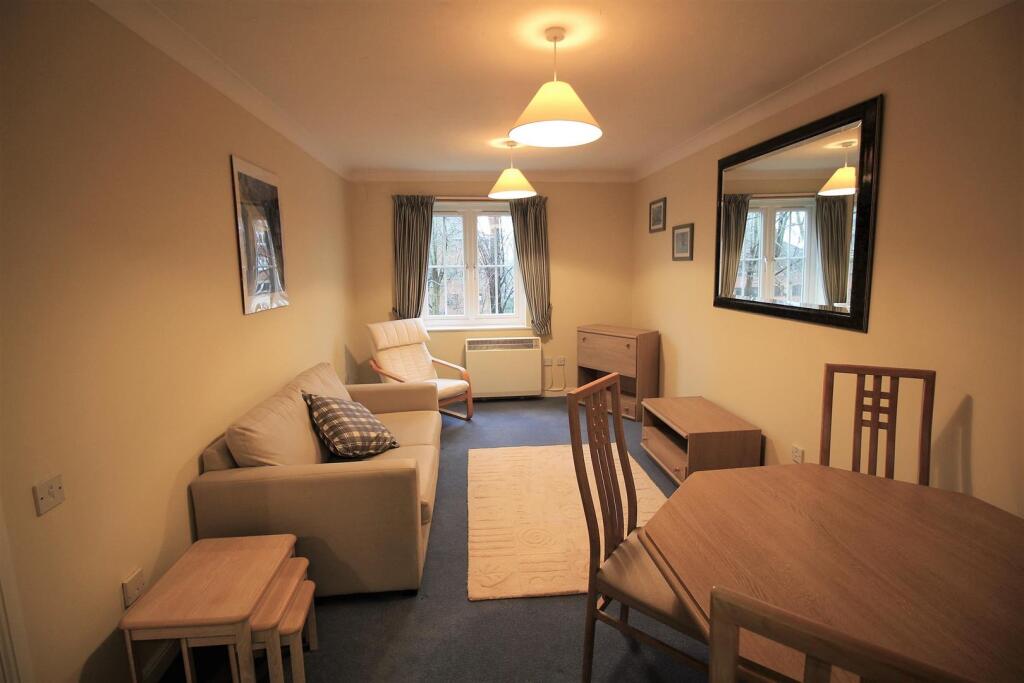 Apartment in Southampton - View 2